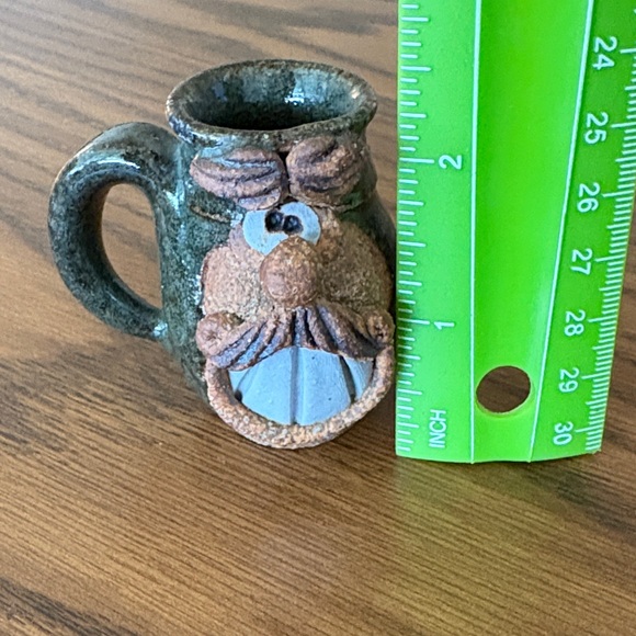 Robert Eakin mini ugly face mug - Picture 2 of 6
